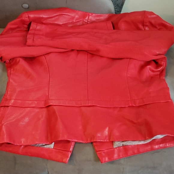 Red Jacket - Picture 4 of 8